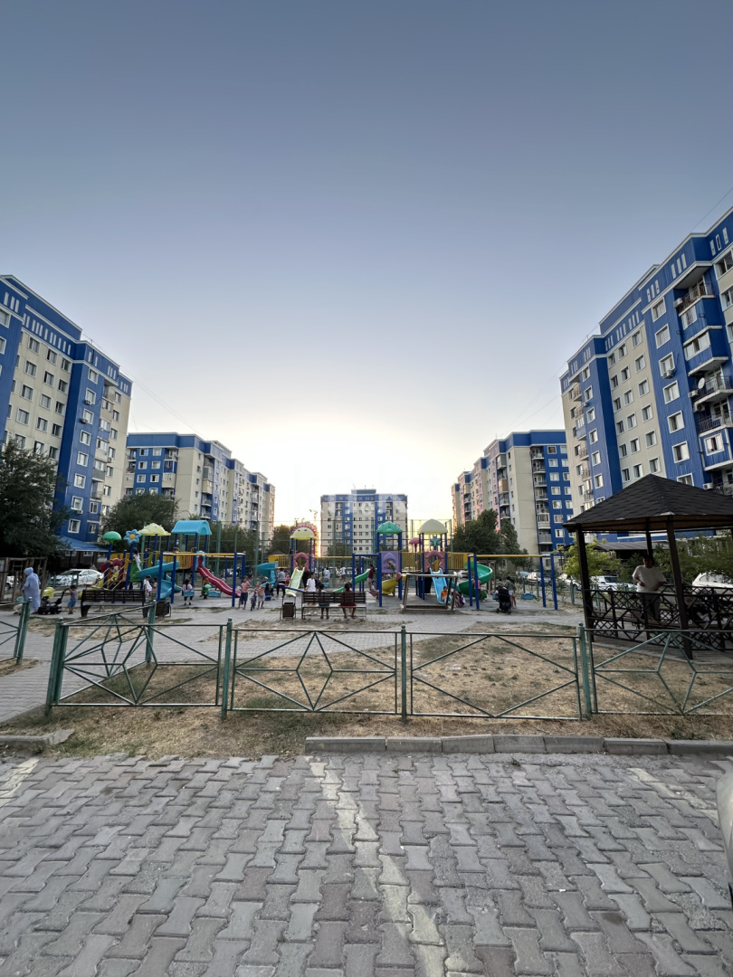 Продажа 3-комнатной квартиры, 70 м², мкр-н Нурсат-2, дом  43 - Продажа квартир в Шымкенте фото 2 из 16