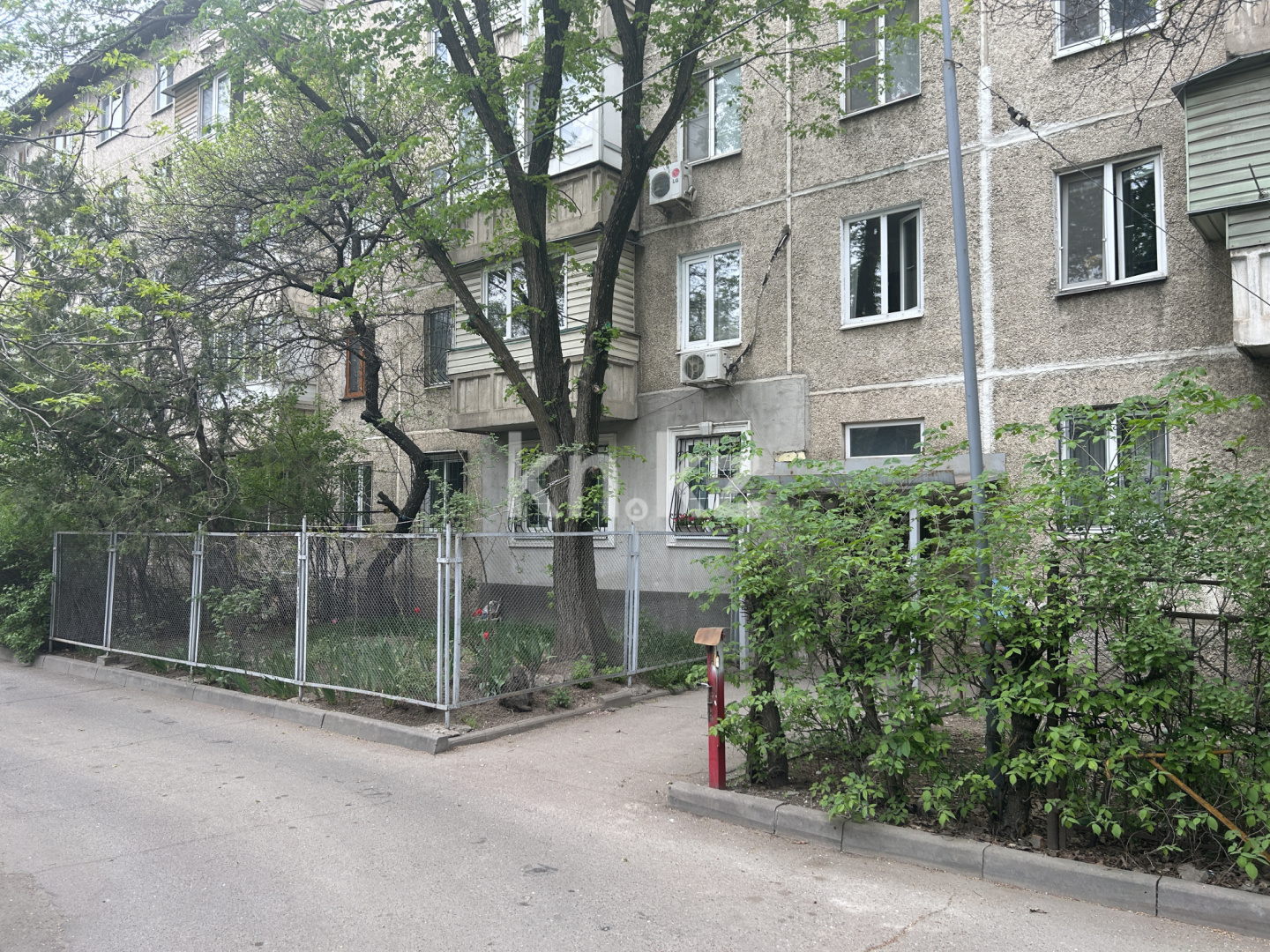 Продажа 2-комнатной квартиры, 42.3 м² - Продажа двухкомнатных квартир в панельном доме в Алматы - страница 15 фото 1 из 26