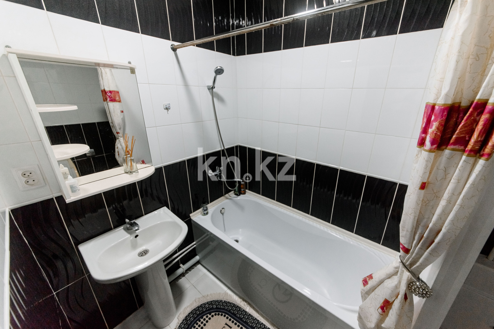 Аренда 1-комнатной квартиры посуточно, 43 м², пр. Республики, дом  93/1 - Аренда жилой и коммерческой недвижимости в Темиртау фото 21 из 22