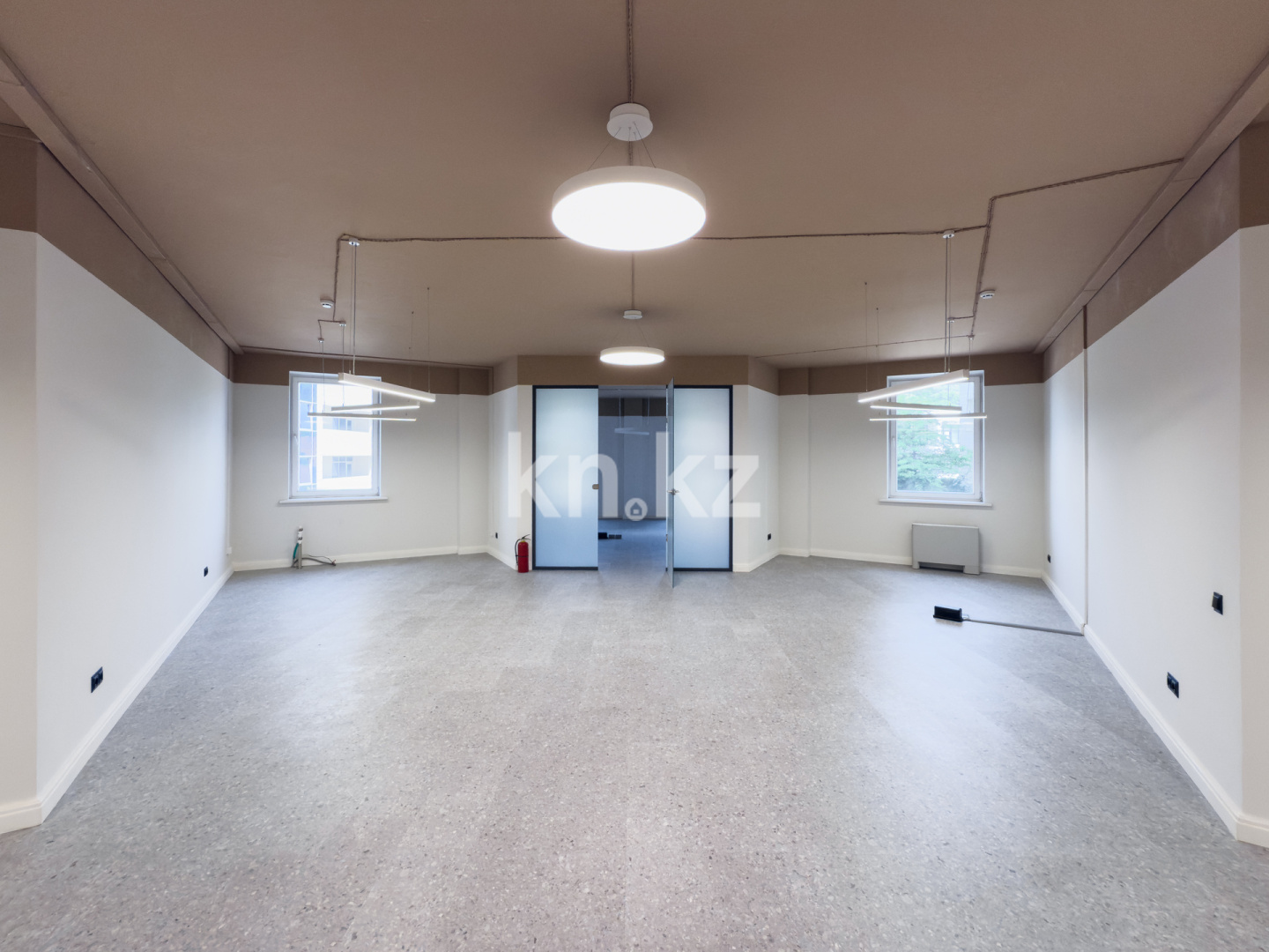 Аренда помещения - Продажа и аренда недвижимости в Алматы фото 2 из 17