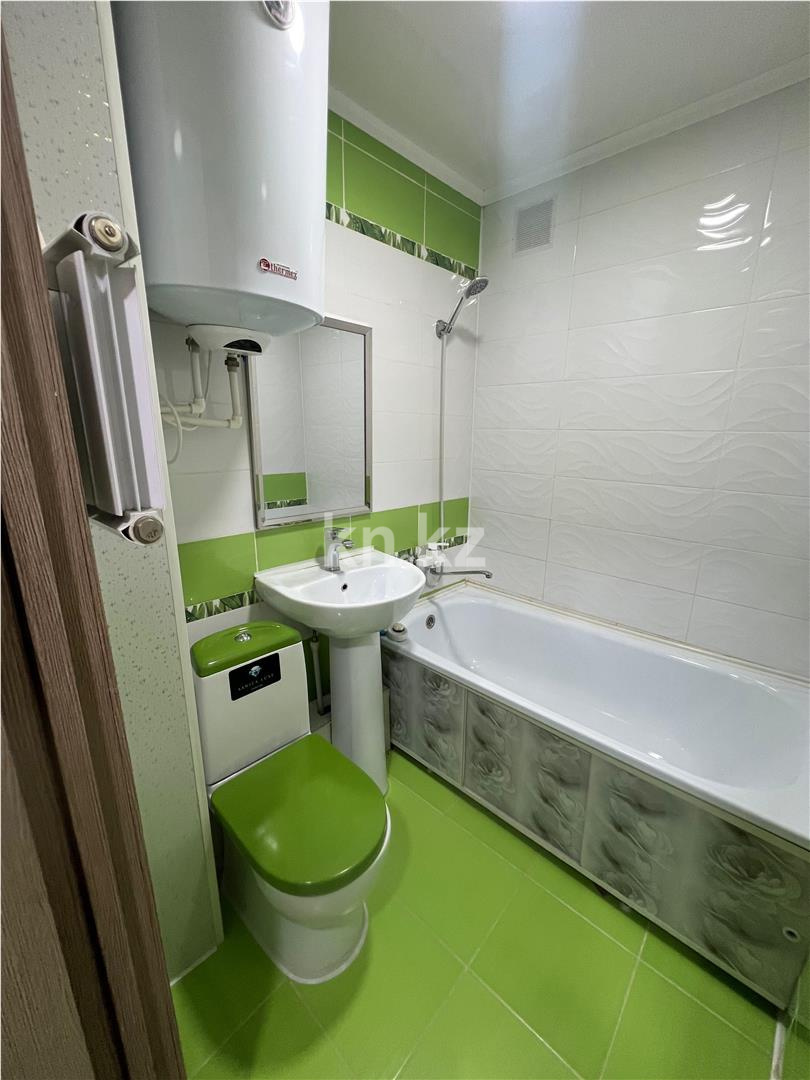 Продажа 2-комнатной квартиры, 42 м², ул. Ержанова, дом  38 в Караганде - фото 7