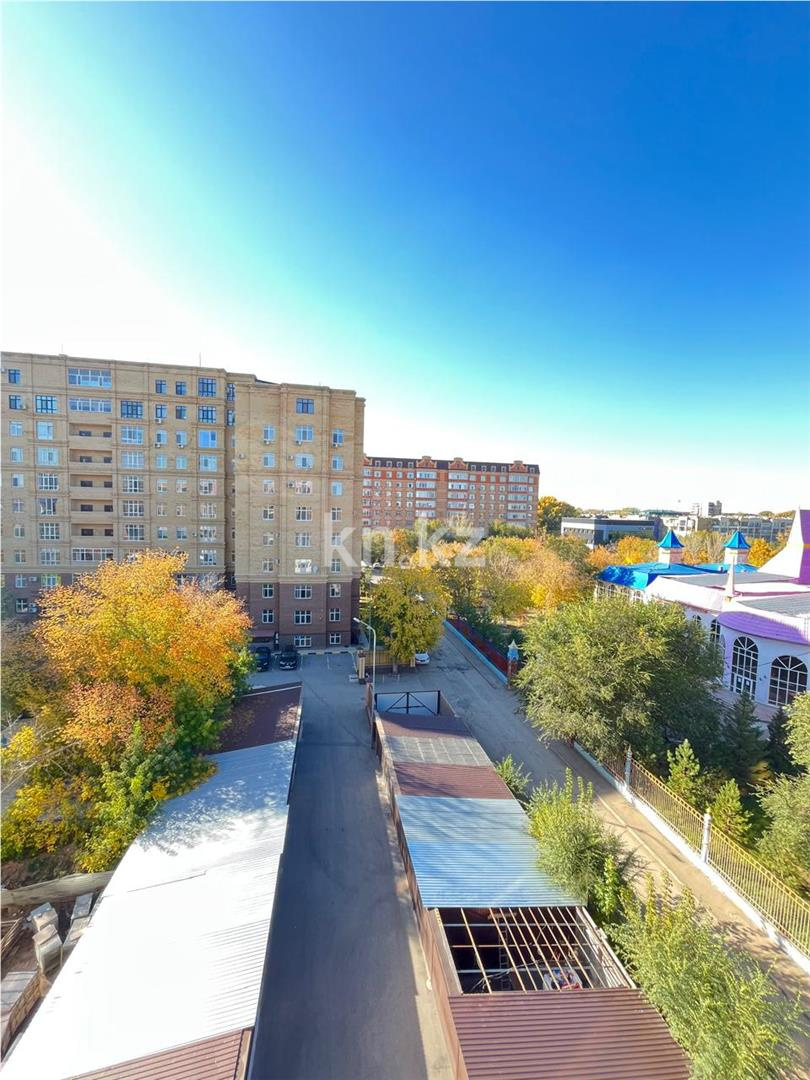 Продажа 4-комнатной квартиры, 136 м², ул. Аманжолова, дом  96/3 - Продажа квартир в Караганде фото 6 из 12