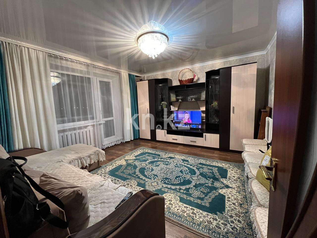 Продажа 3-комнатной квартиры, 64 м², мкр-н 13 - Продажа  трехкомнатных квартир в Караганде фото 1 из 9