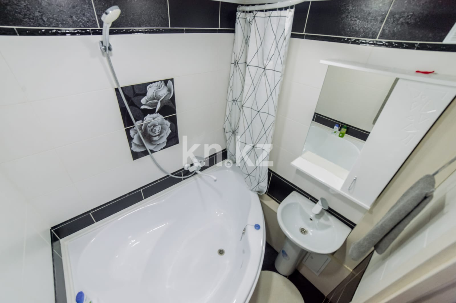 Аренда 2-комнатной квартиры посуточно, 53 м² - Недвижимость в Темиртау - страница 9 фото 29 из 38