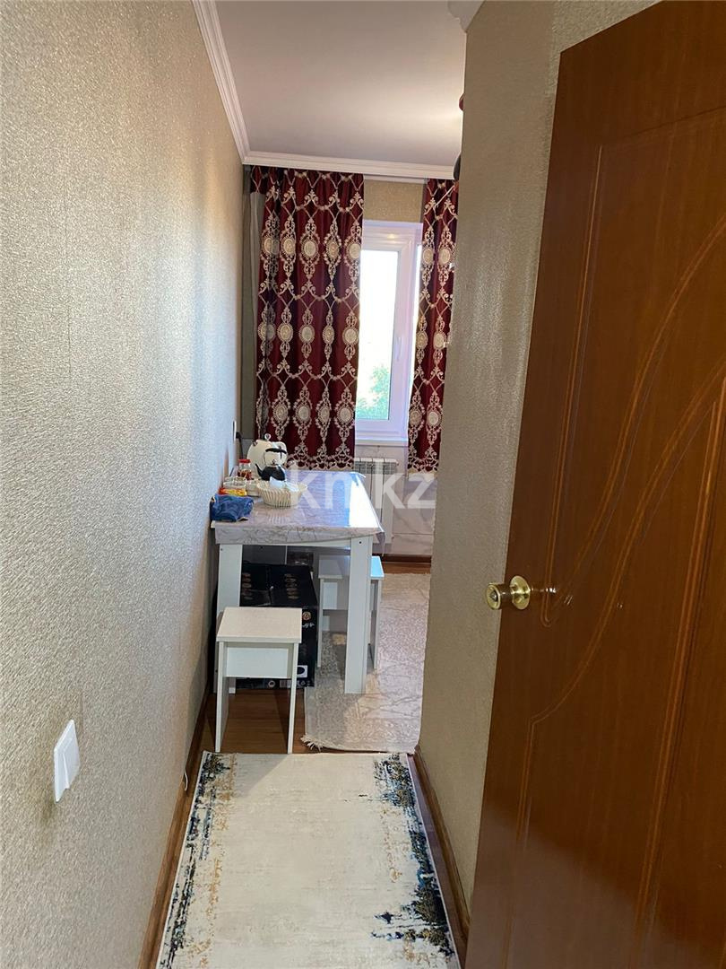 Продажа 3-комнатной квартиры, 49 м², 18-й мкр., дом  10 в Караганде - фото 6