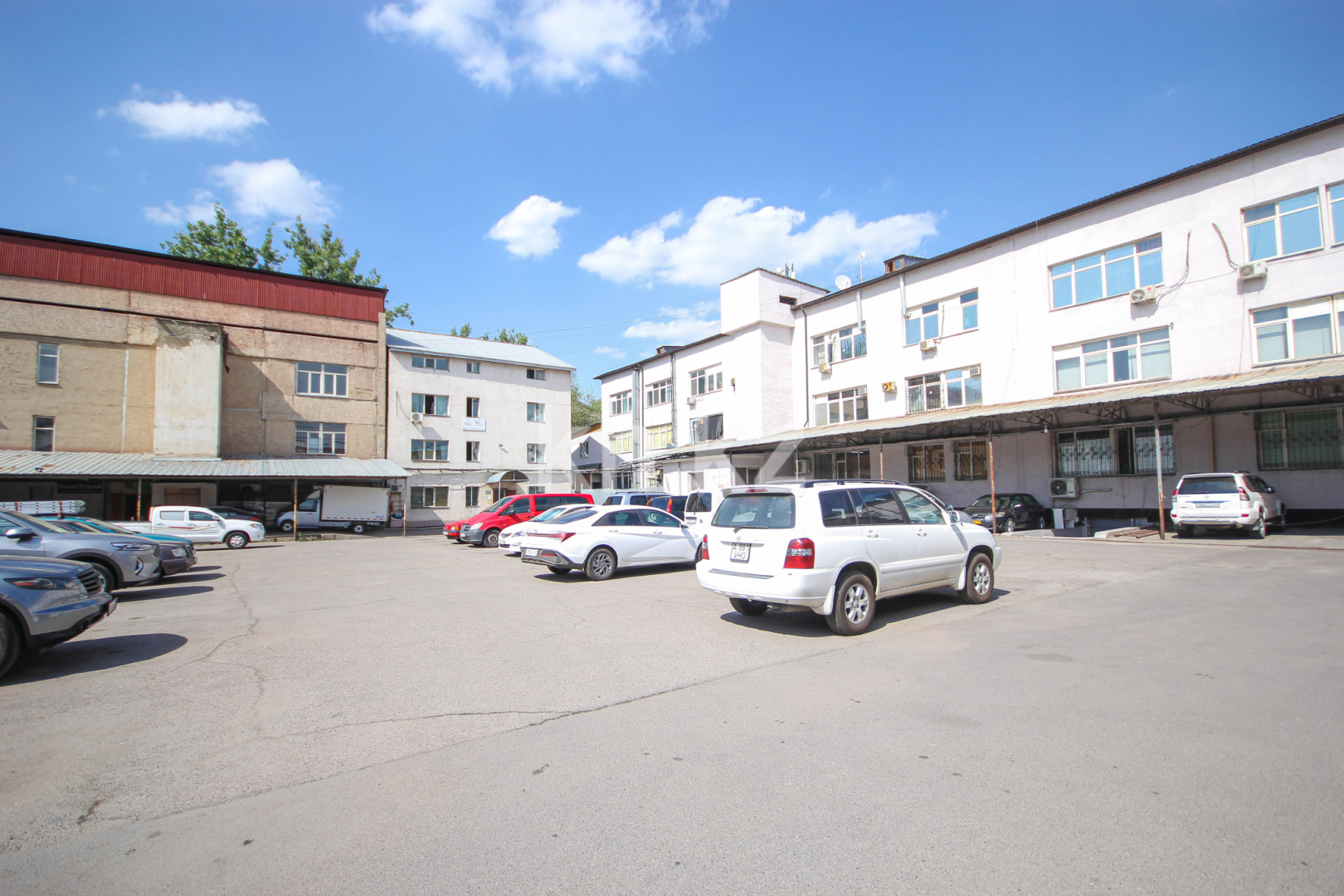 Аренда , ул. Пушкина, дом  13 - ул. Маметовой - Аренда офисных и торговых помещений в Алматы фото 2 из 16