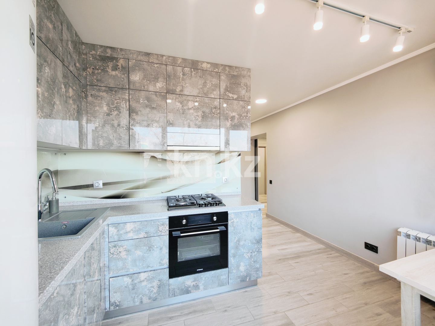 Продажа 2-комнатной квартиры, 65 м², ул. Исаева, дом  55 - Толеби в Алматы - фото 9