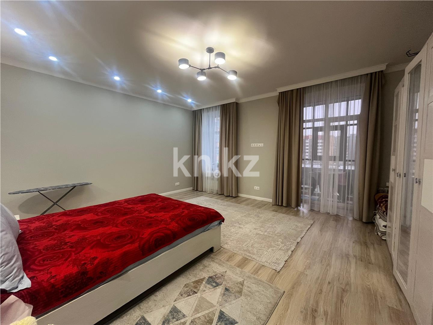 Продажа 2-комнатной квартиры, 70 м², пр. Строителей, дом  33/4 - Продажа квартир в Караганде с фото фото 8 из 14