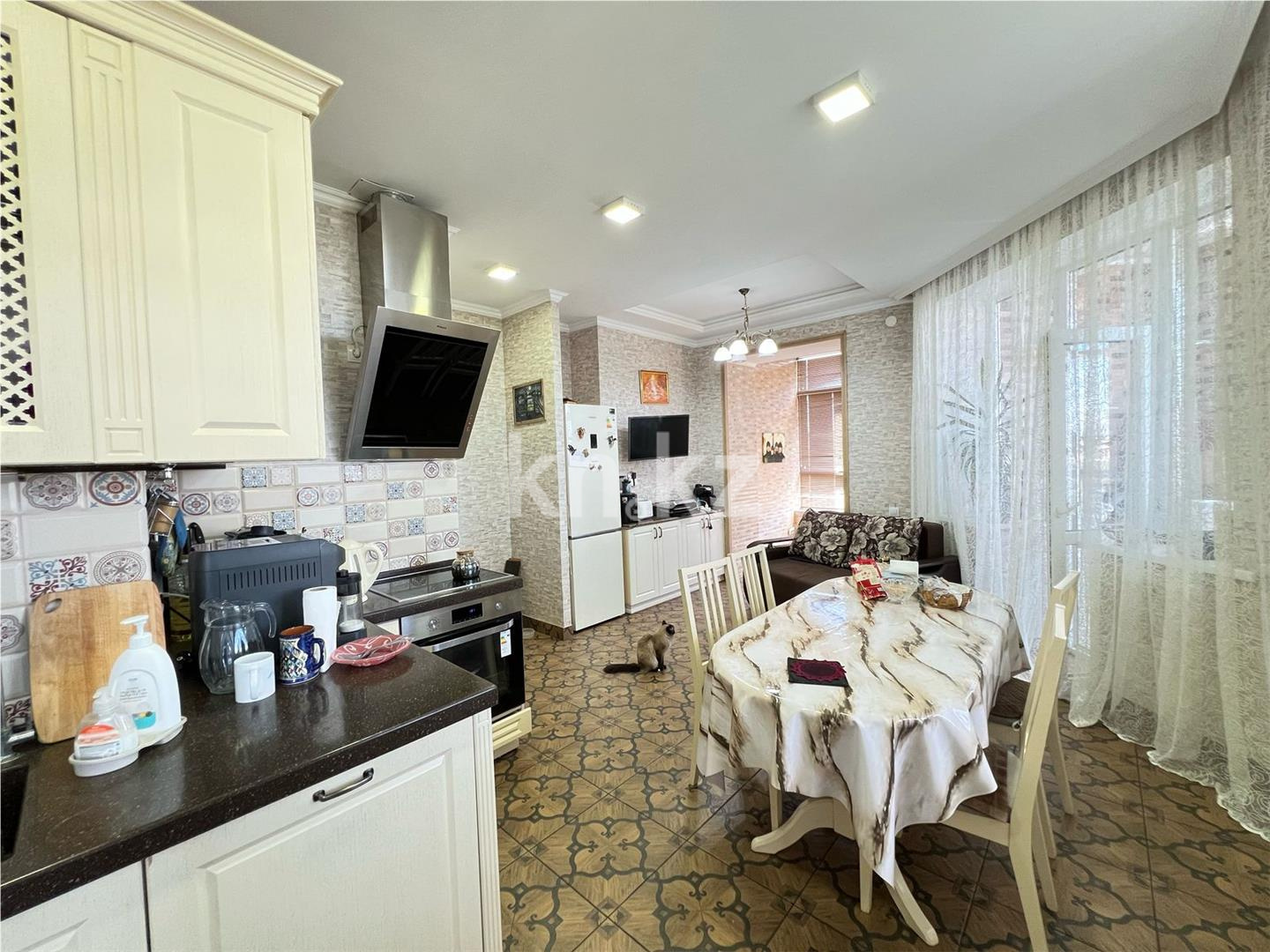 Продажа 3-комнатной квартиры, 127 м², ул. Аманжолова, дом  96/1 - Продажа квартир в Караганде фото 8 из 25