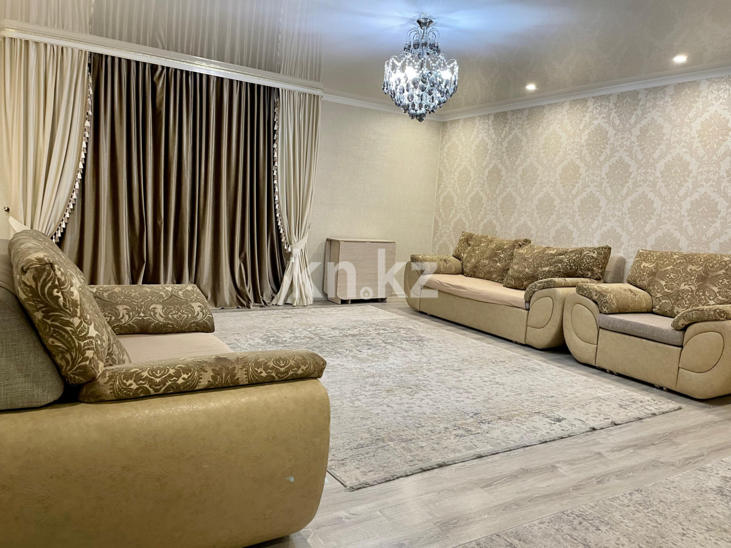 Продажа 3-комнатной квартиры, 77 м², ул. Ермекова, дом  106/4 - Продажа квартир в Караганде фото 1 из 13