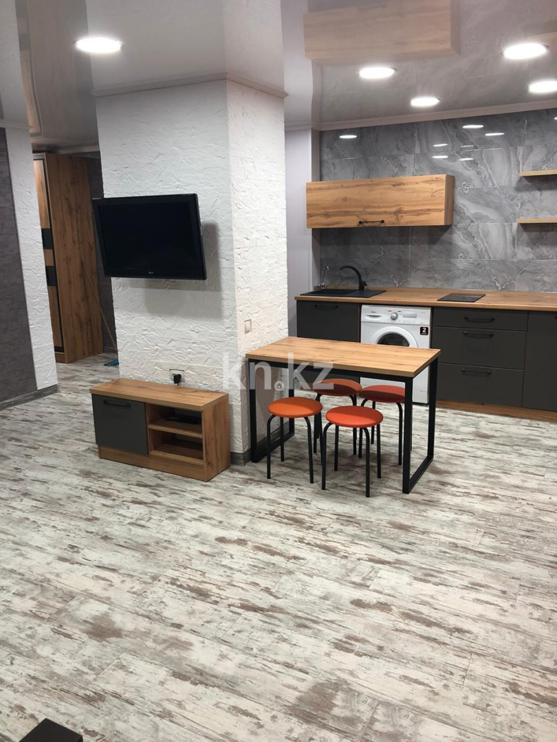 Аренда 3-комнатной квартиры посуточно, 77 м², ул. Набережная Славского, дом  48 в Усть-Каменогорске - фото 14