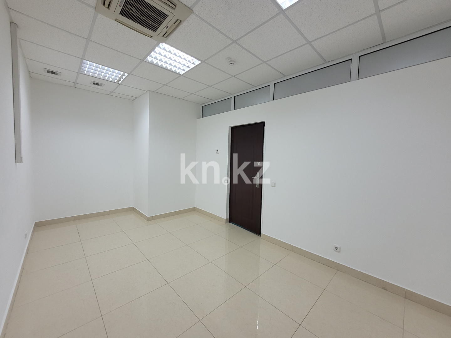 Аренда , пр. Бухар-жырау, дом  57 - Аренда офисных и торговых помещений в Караганде с фото фото 2 из 5