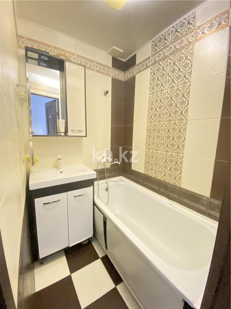 Продажа 3-комнатной квартиры, 61 м², ул. Дюсембекова - Продажа домов, коттеджей в Карагандинской области фото 10 из 12