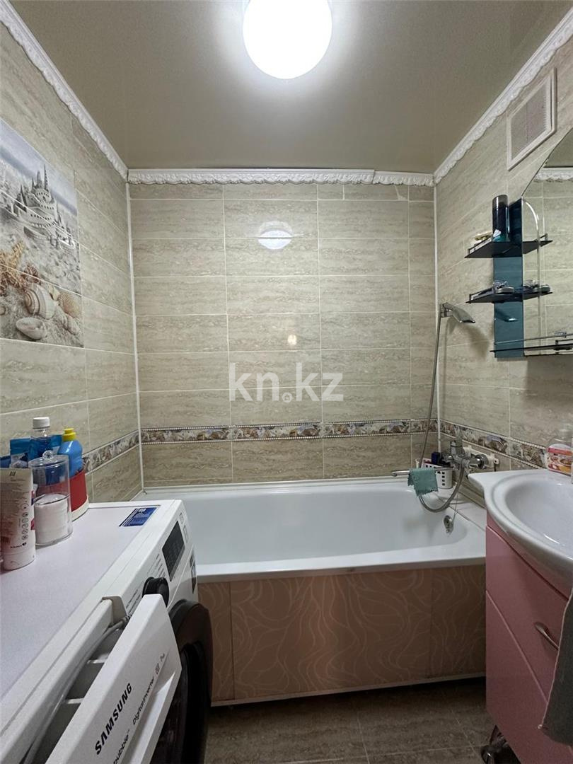 Продажа 3-комнатной квартиры, 71 м², ул. 9-й мкр. в Темиртау - фото 10