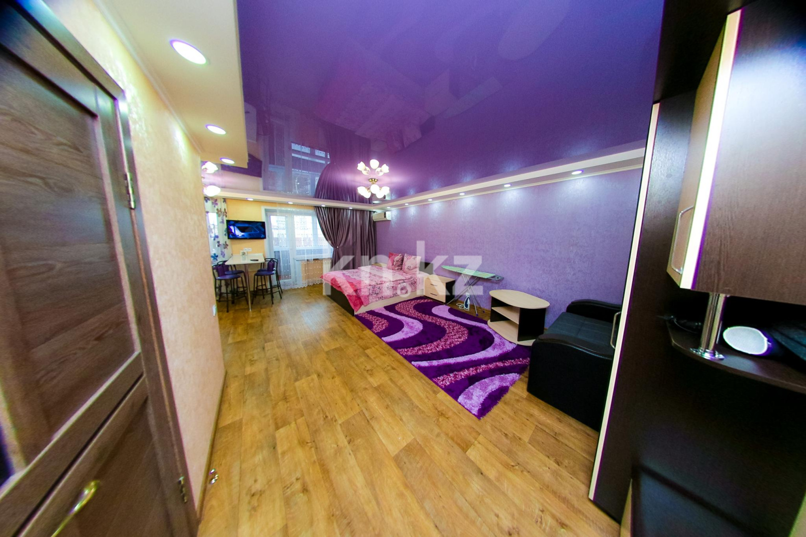Аренда 1-комнатной квартиры посуточно, 40 м², ул. Набережная Славского, дом  26 в Усть-Каменогорске - фото 2