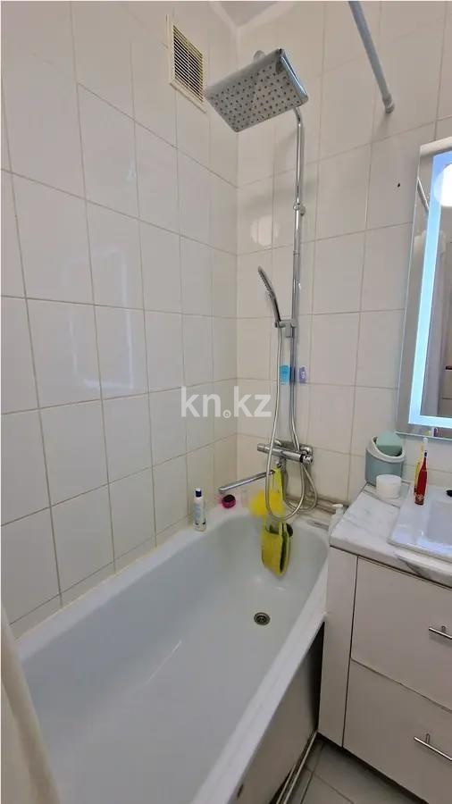 Продажа 3-комнатной квартиры, 70.4 м², мкр-н Дарабоз, дом  25а в Алматы - фото 6