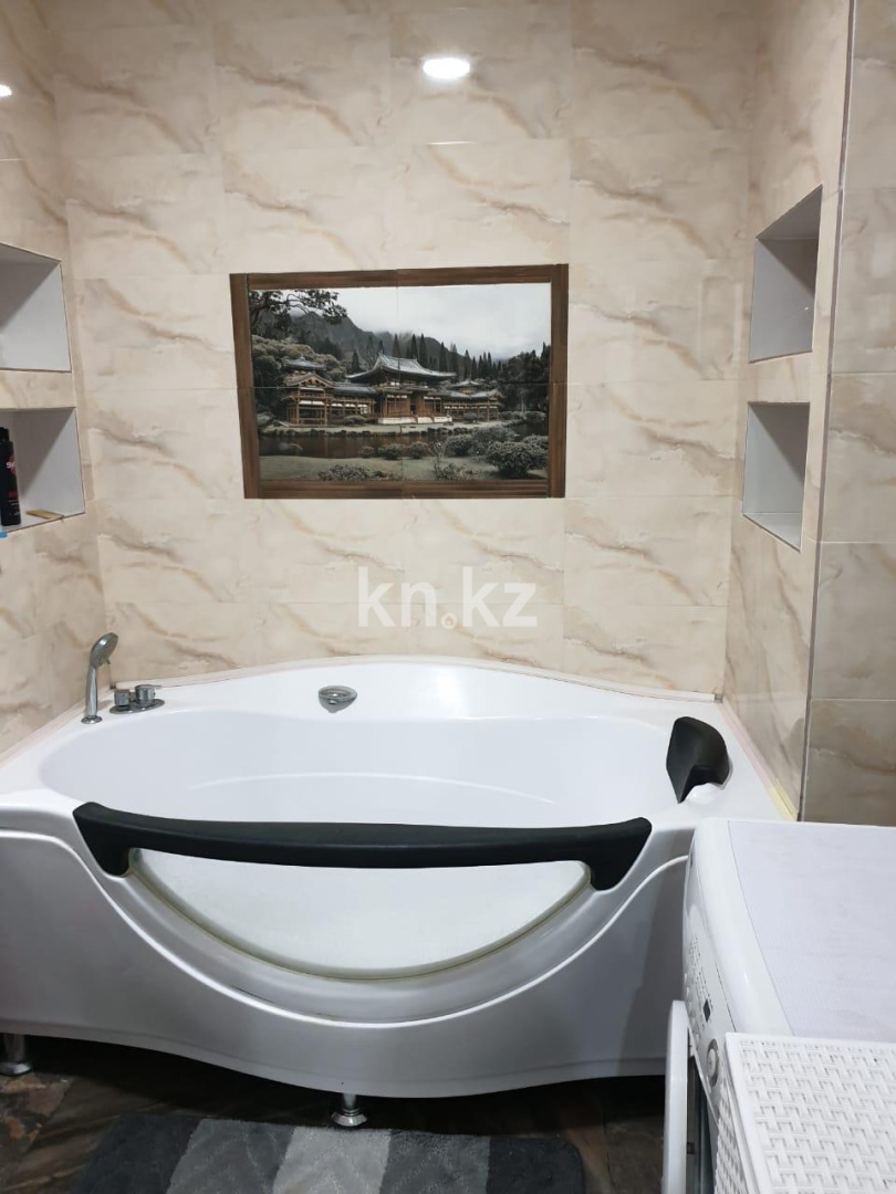 Аренда 2-комнатной квартиры, 70 м², ул. Радостовца, дом  124 - ул. Сатпаева в Алматы - фото 2