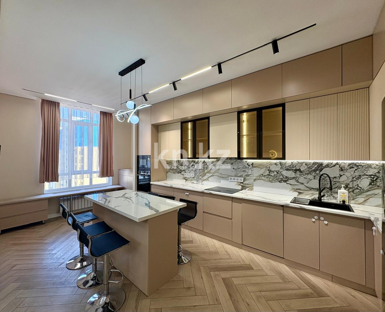 Продажа 4-комнатной квартиры, 115 м², ул. Торекулова - Продажа квартир в Алматы фото 1 из 28