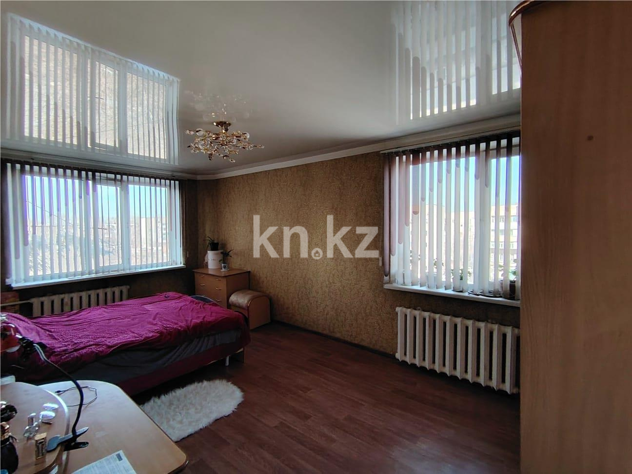 Продажа 3-комнатной квартиры, 62 м², мкр-н 22 - Продажа квартир в Караганде фото 15 из 26