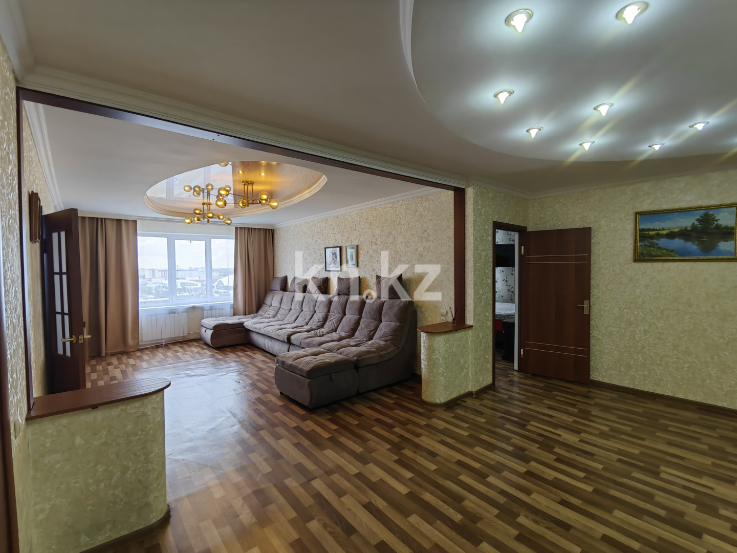 Продажа 4-комнатной квартиры, 122 м², пр. Республики, дом  40 - Продажа  четырехкомнатных квартир в Караганде фото 4 из 32