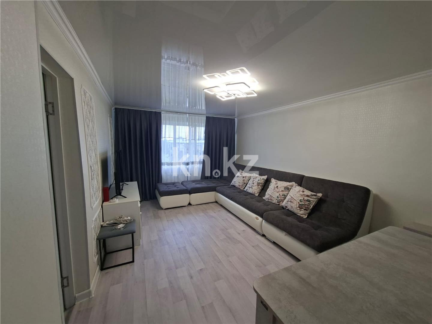 Продажа 2-комнатной квартиры, 42 м² - Недвижимость в Караганде - страница 2 фото 1 из 19