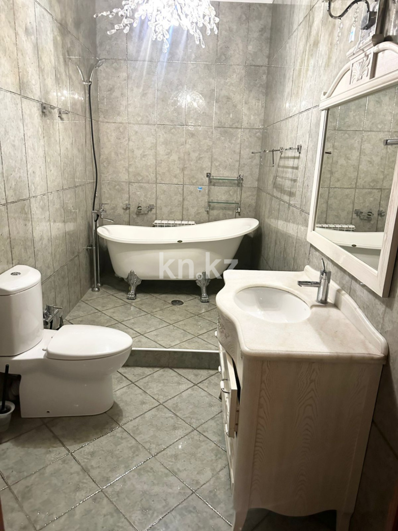 Продажа 5-комнатной квартиры, 240 м², ул. Романтиков - Продажа  пятикомнатных квартир в новостройках Астаны фото 11 из 12