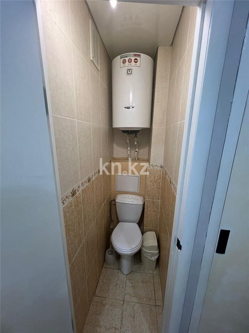 Продажа 2-комнатной квартиры, 44 м², 14 мкр., дом  42 в Караганде - фото 5