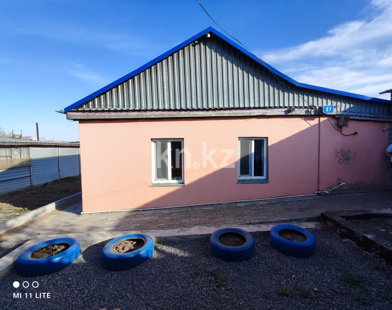 Продажа 3-комнатного дома, 71 м², ул. Сарыарка - Продажа квартир в Темиртау фото 1 из 21