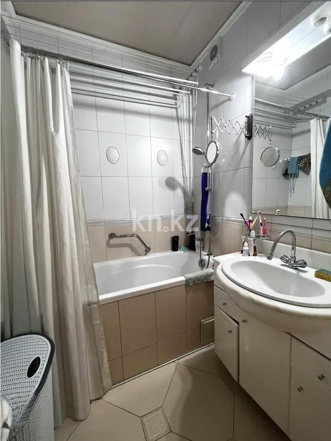Продажа 3-комнатной квартиры, 62 м², ул. Жайсан, дом  5 в Алматы - фото 5