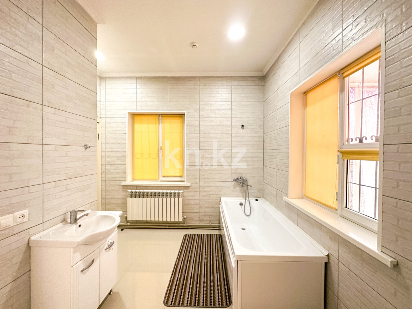 Продажа 5-комнатного дома, 160 м², ул. Аргынбаева - Продажа домов и коттеджей в Алматы фото 10 из 38