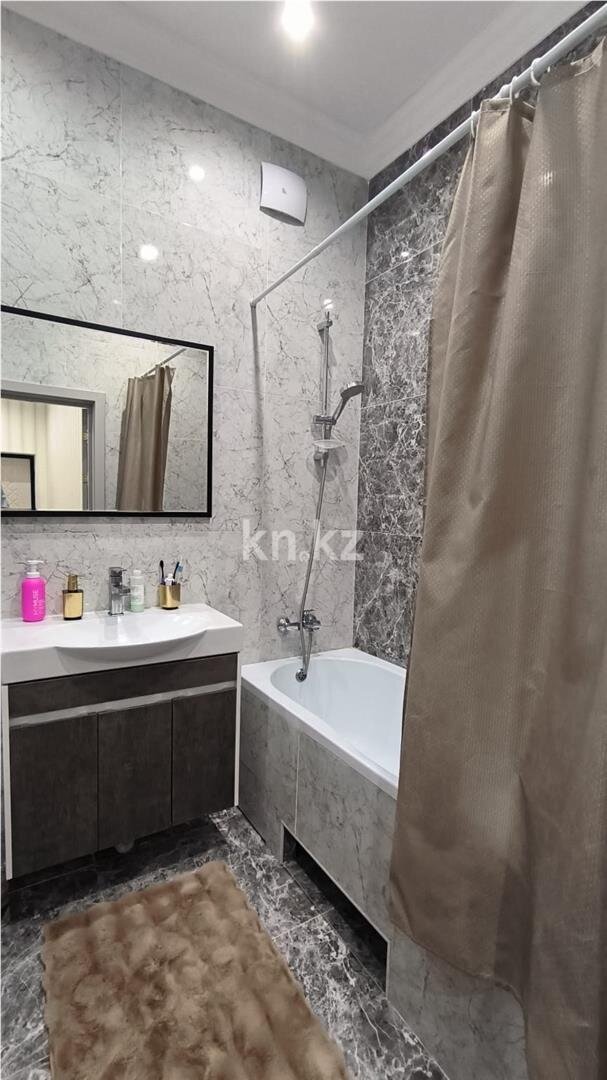 Продажа 2-комнатной квартиры, 65 м² в Караганде - фото 11