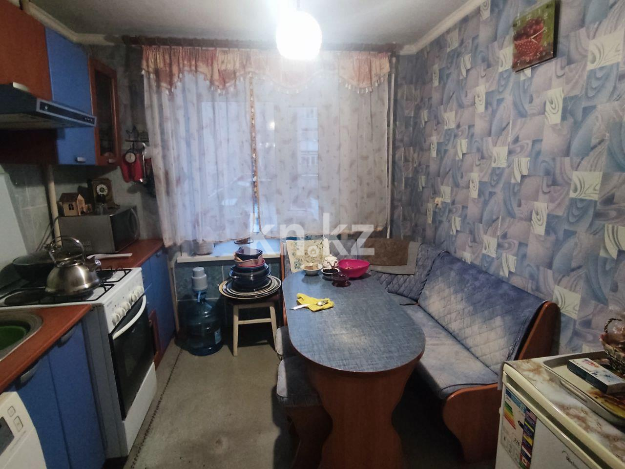 Продажа 3-комнатной квартиры, 59 м², ул. Жекибаева - Продажа  трехкомнатных квартир в Караганде фото 7 из 9