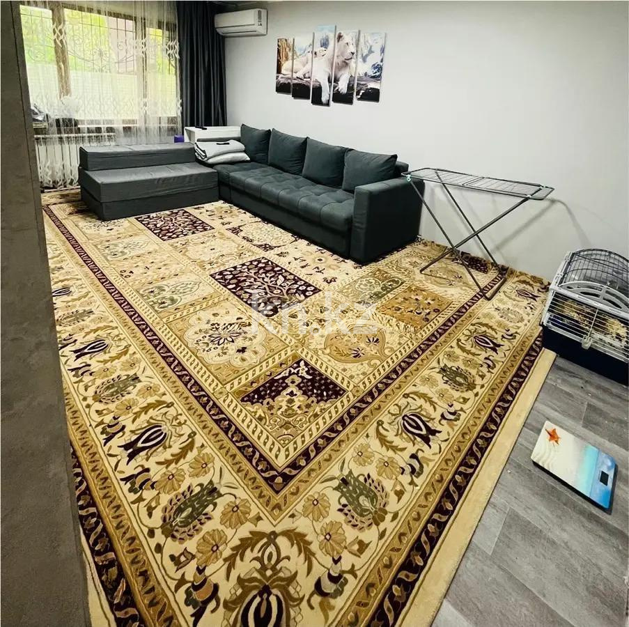 Продажа 3-комнатной квартиры, 61 м², ул. Казыбек би, дом  183 - Продажа квартир в Алматы фото 1 из 5