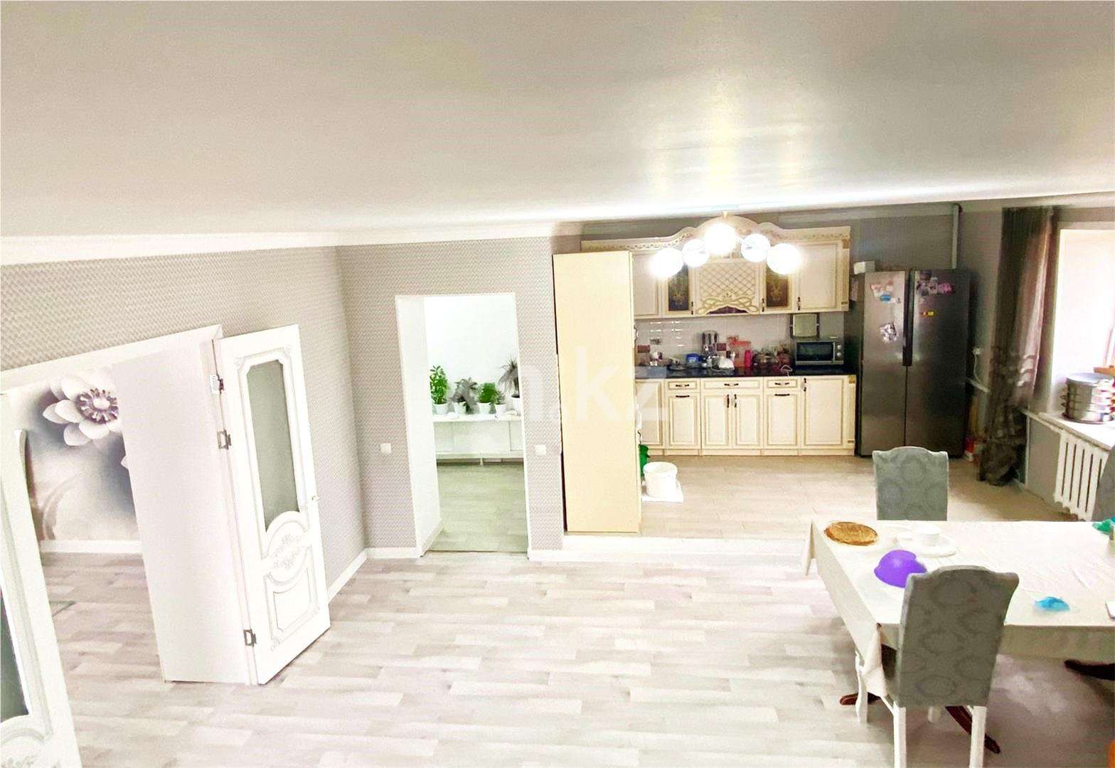 Продажа 5-комнатного дома, 220 м², ул. Мынбаева в Караганде - фото 4