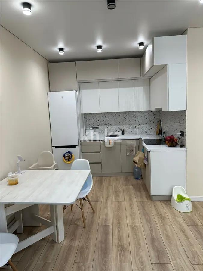 Продажа 3-комнатной квартиры, 71 м², ул. Толе би, дом  285/8 в Алматы - фото 4