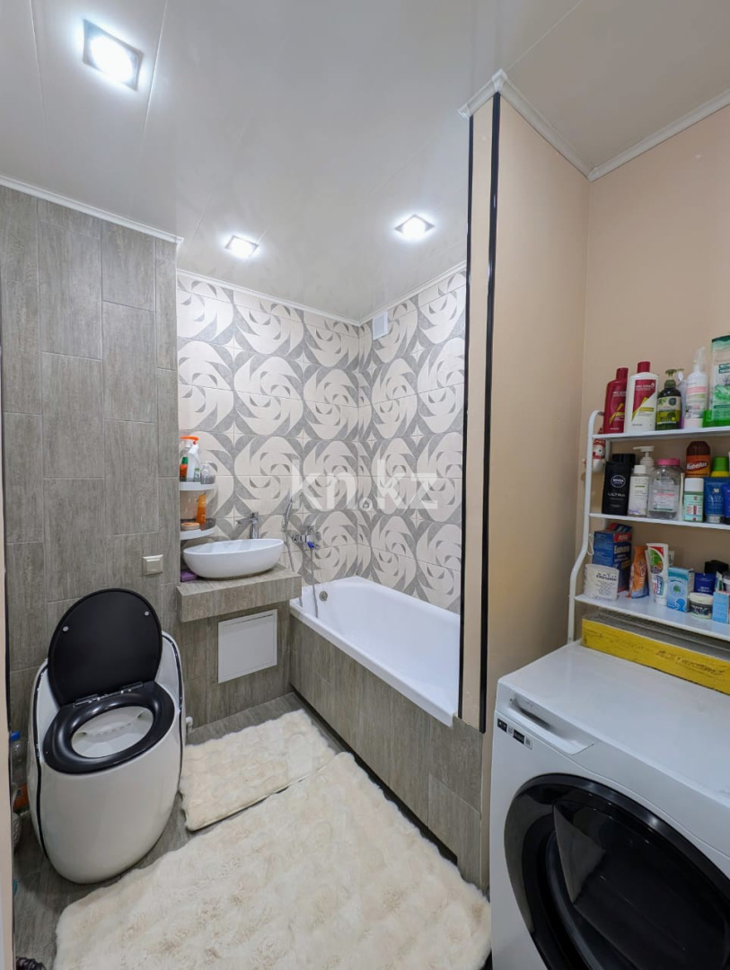 Продажа 3-комнатной квартиры, 63.3 м² в Уральске - фото 20