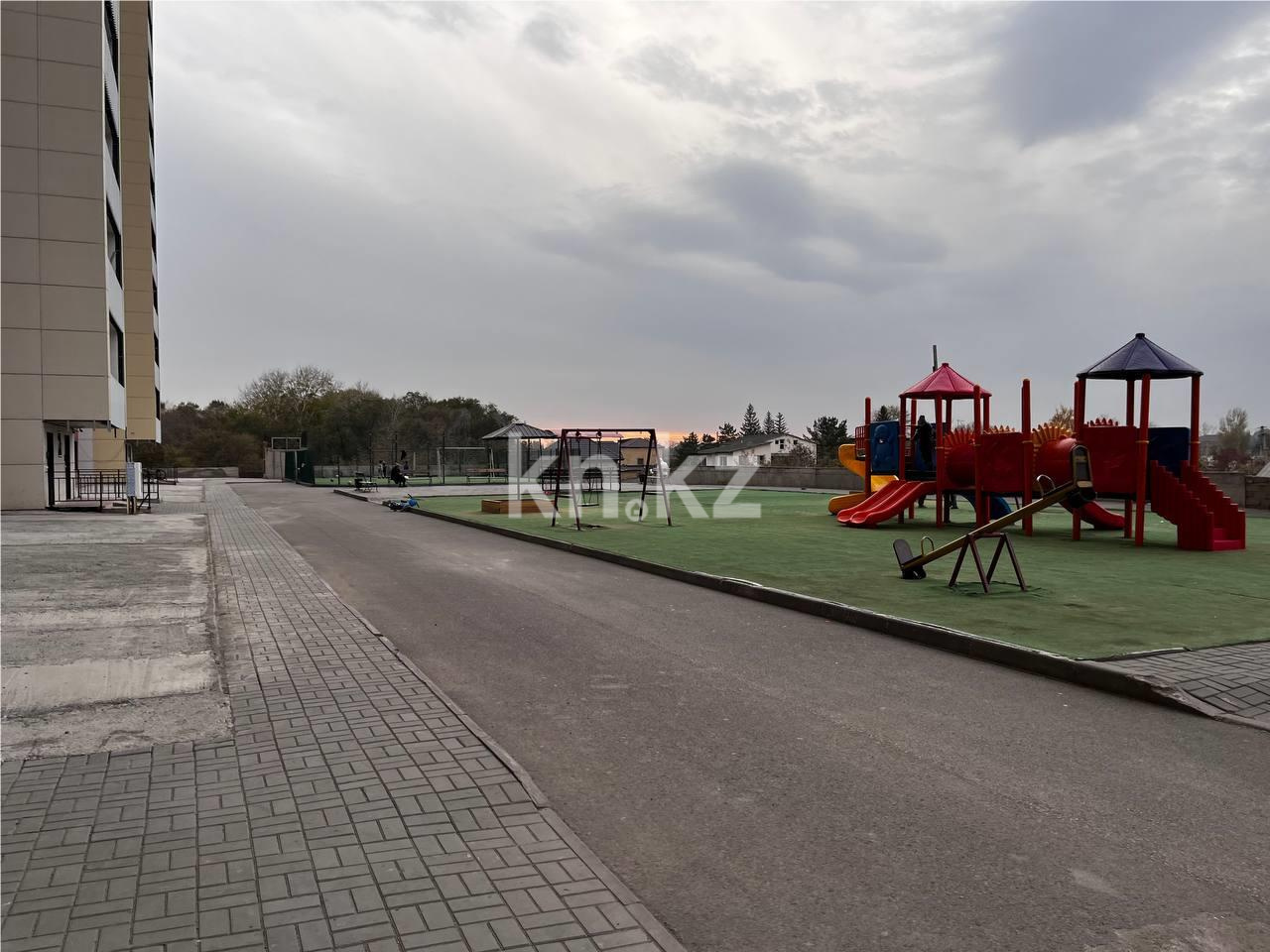 Продажа 3-комнатной квартиры, 68 м², ул. Дюсембекова - Продажа и аренда недвижимости в Караганде фото 44 из 52