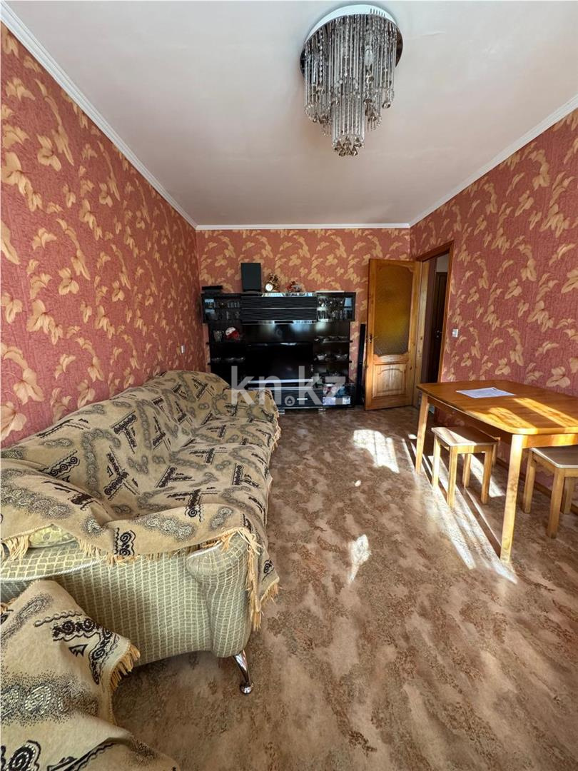 Продажа 3-комнатной квартиры, 62 м², мкр-н Восток-2 - Продажа квартир в Караганде фото 2 из 11