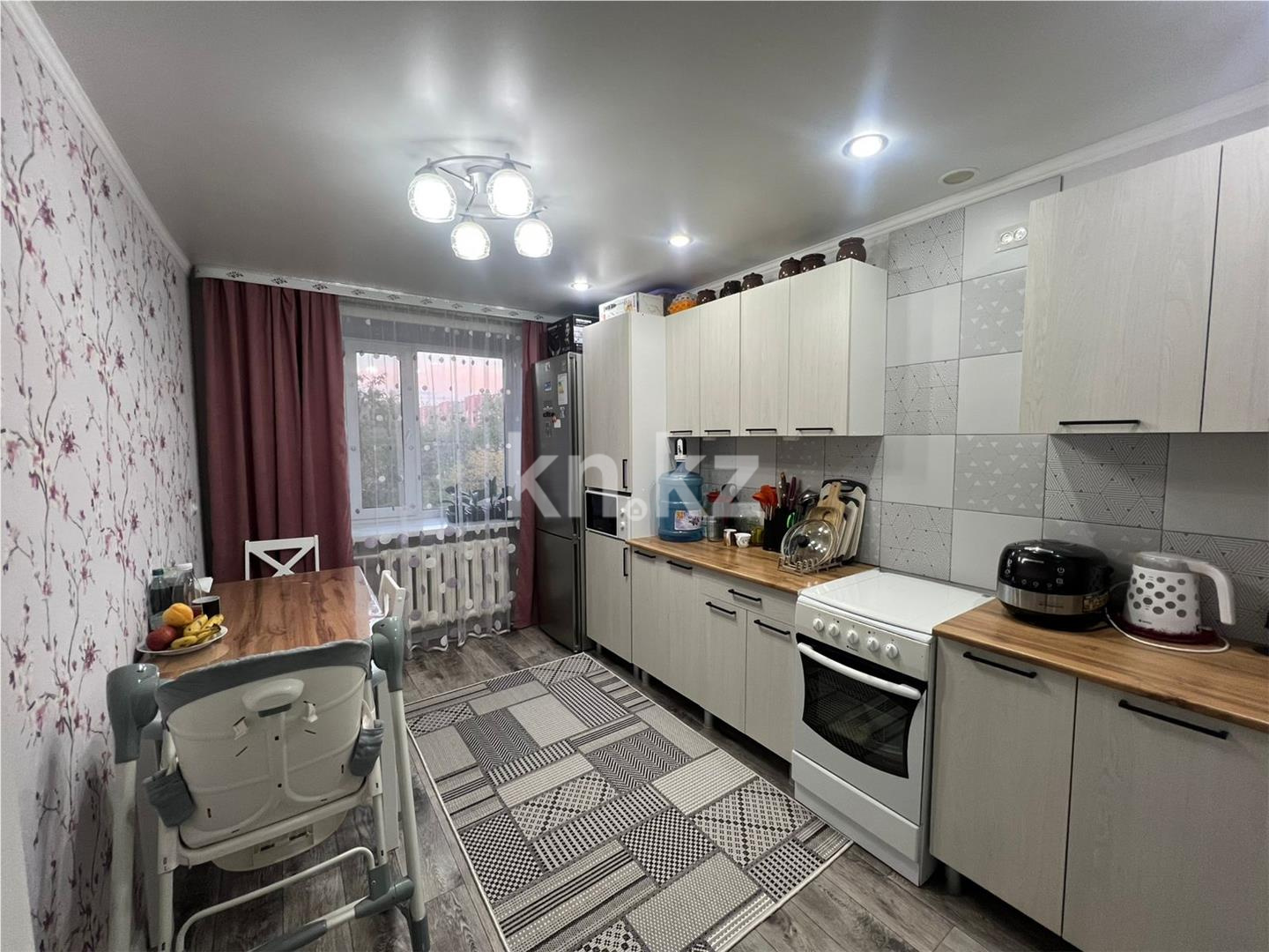 Продажа 3-комнатной квартиры, 62 м², ул. Ермекова - Продажа квартир в Караганде фото 1 из 15
