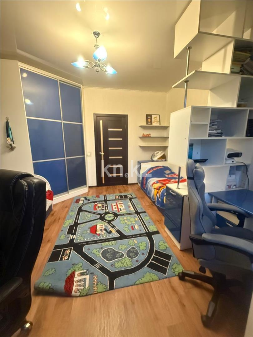 Продажа 3-комнатной квартиры, 82 м², ул. Сарыарка в Караганде - фото 9