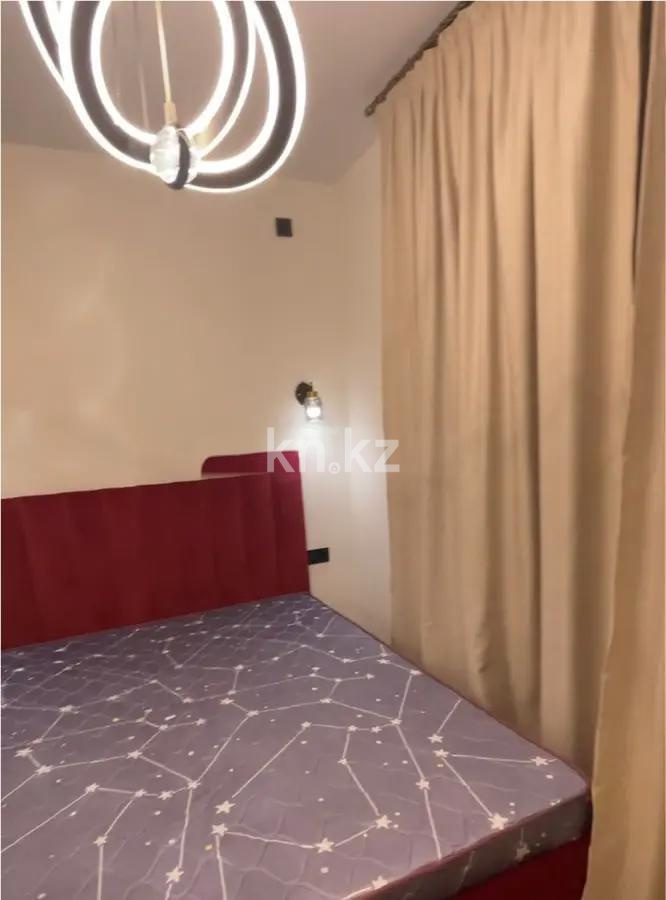 Продажа 3-комнатной квартиры, 43 м², ул. Толе би, дом  285/8 - Продажа квартир в Алматы фото 1 из 5