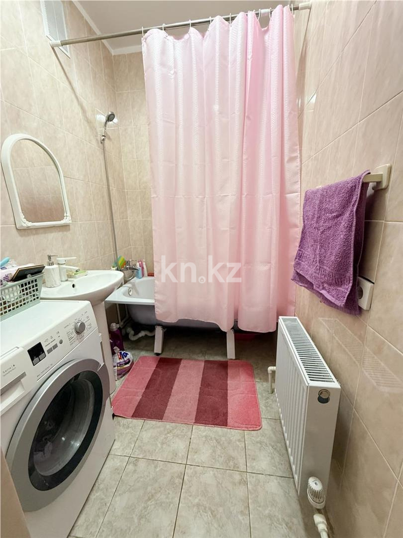 Продажа 2-комнатной квартиры, 50 м², ул. Коммунистическая - Продажа квартир в Караганде фото 4 из 5