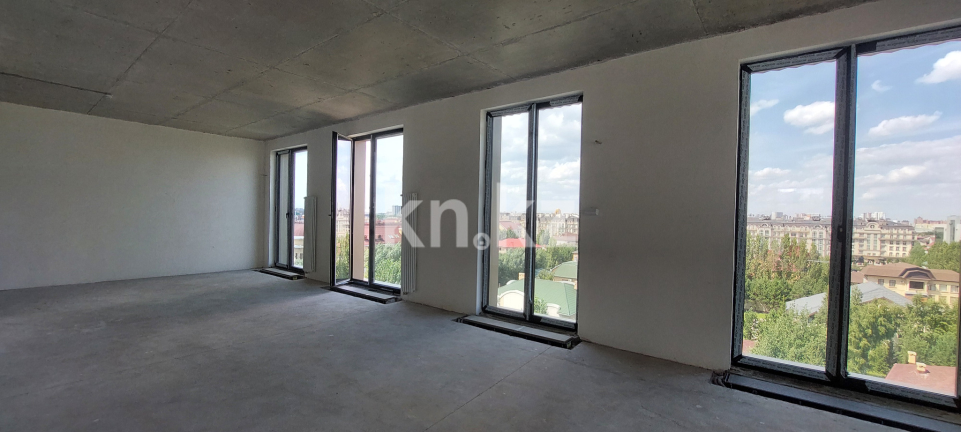 Продажа 5-комнатной квартиры, 270 м² - Продажа пятикомнатных и более квартир в кирпичном доме в Астане фото 8 из 18