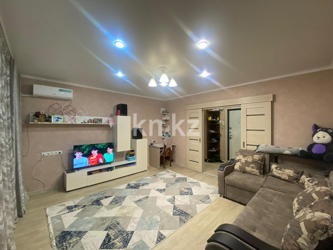 Продажа 2-комнатной квартиры, 53 м², ул. Сатыбалдина - Продажа квартир в Караганде фото 3 из 17