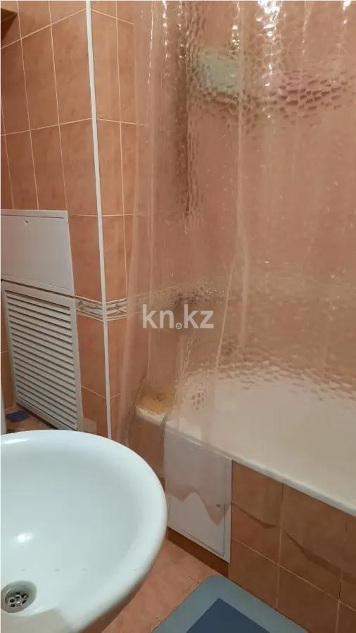 Продажа 2-комнатной квартиры, 42.2 м², мкр-н 10а, дом  15 в Алматы - фото 3