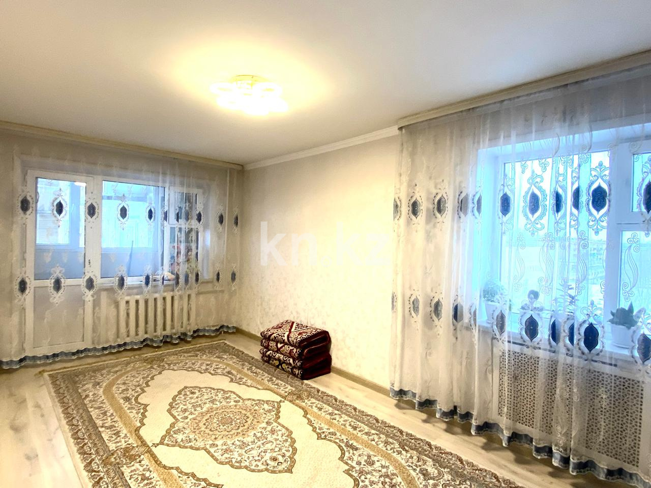 Продажа 2-комнатной квартиры, 50.5 м², 15 мкр. - Продажа квартир в Караганде фото 1 из 9