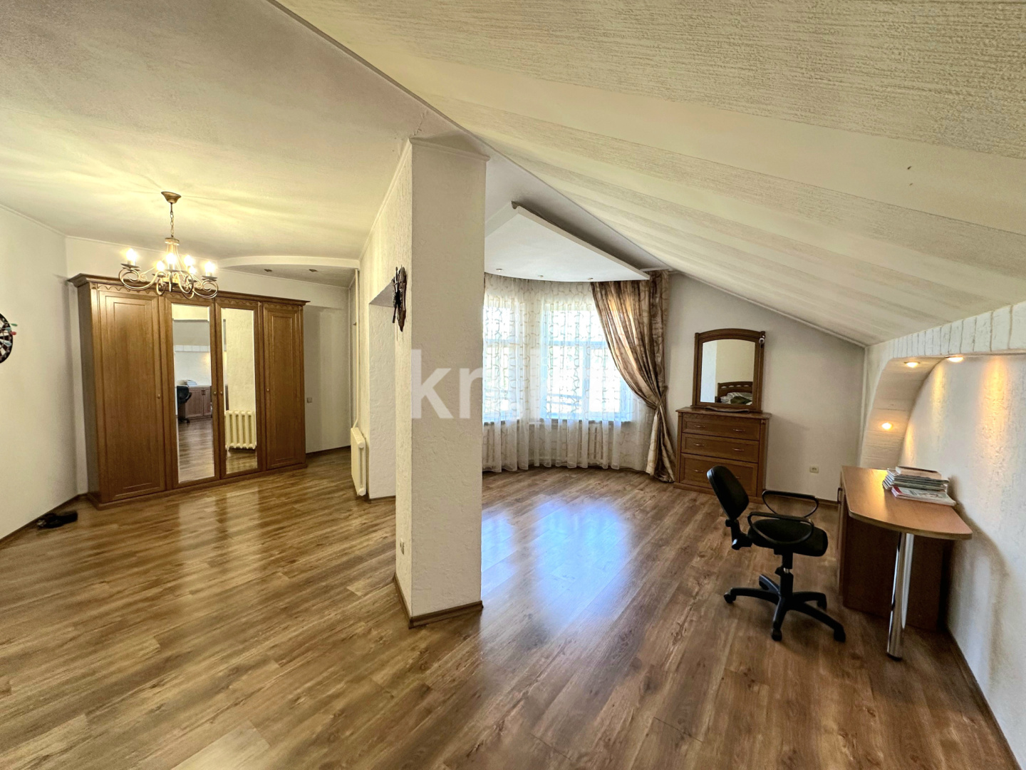 Продажа 8-комнатного дома, 360 м² - Продажа домов, коттеджей в Шымкенте - страница 2 фото 7 из 33