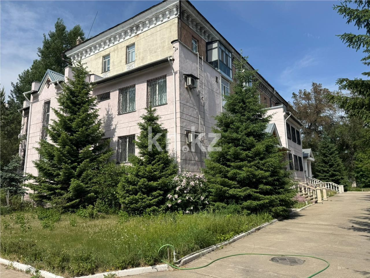 Продажа 9-комнатного дома, 1000 м², пр. Назарбаева, дом  3а - Продажа домов, коттеджей в Караганде фото 1 из 31