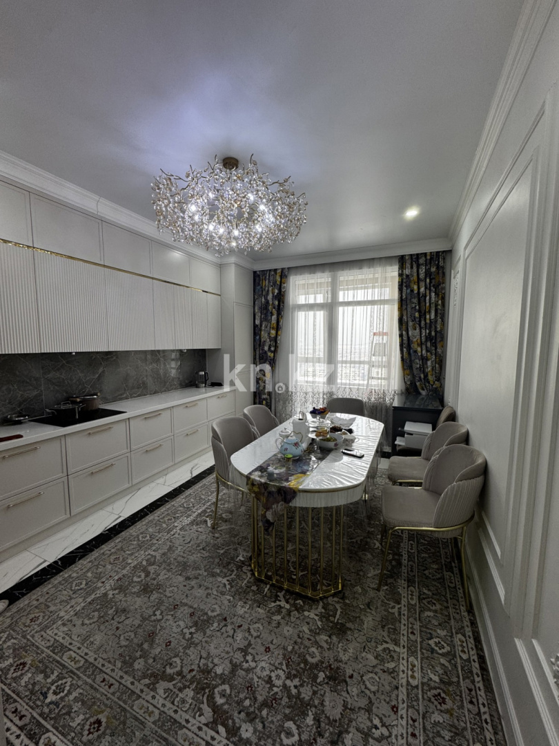 Продажа 3-комнатной квартиры, 111 м², ул. Утеген батыра, дом  11в в Алматы - фото 21