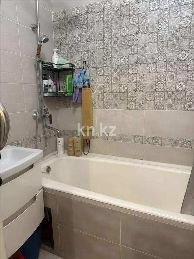 Продажа 3-комнатной квартиры, 73 м², пр. Абая, дом  202 в Алматы - фото 5